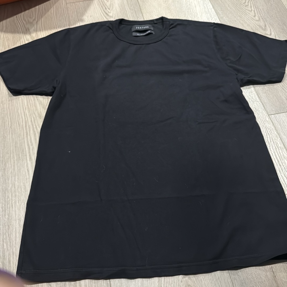 2 Men solid t-shirts (Feature brand) - Picture 6 of 8